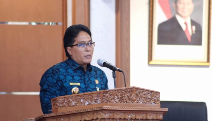 Wagub Giri Prasta Sampaikan Pendapat terhadap Raperda tentang Perubahan atas Perda Pajak dan Retribusi Daerah